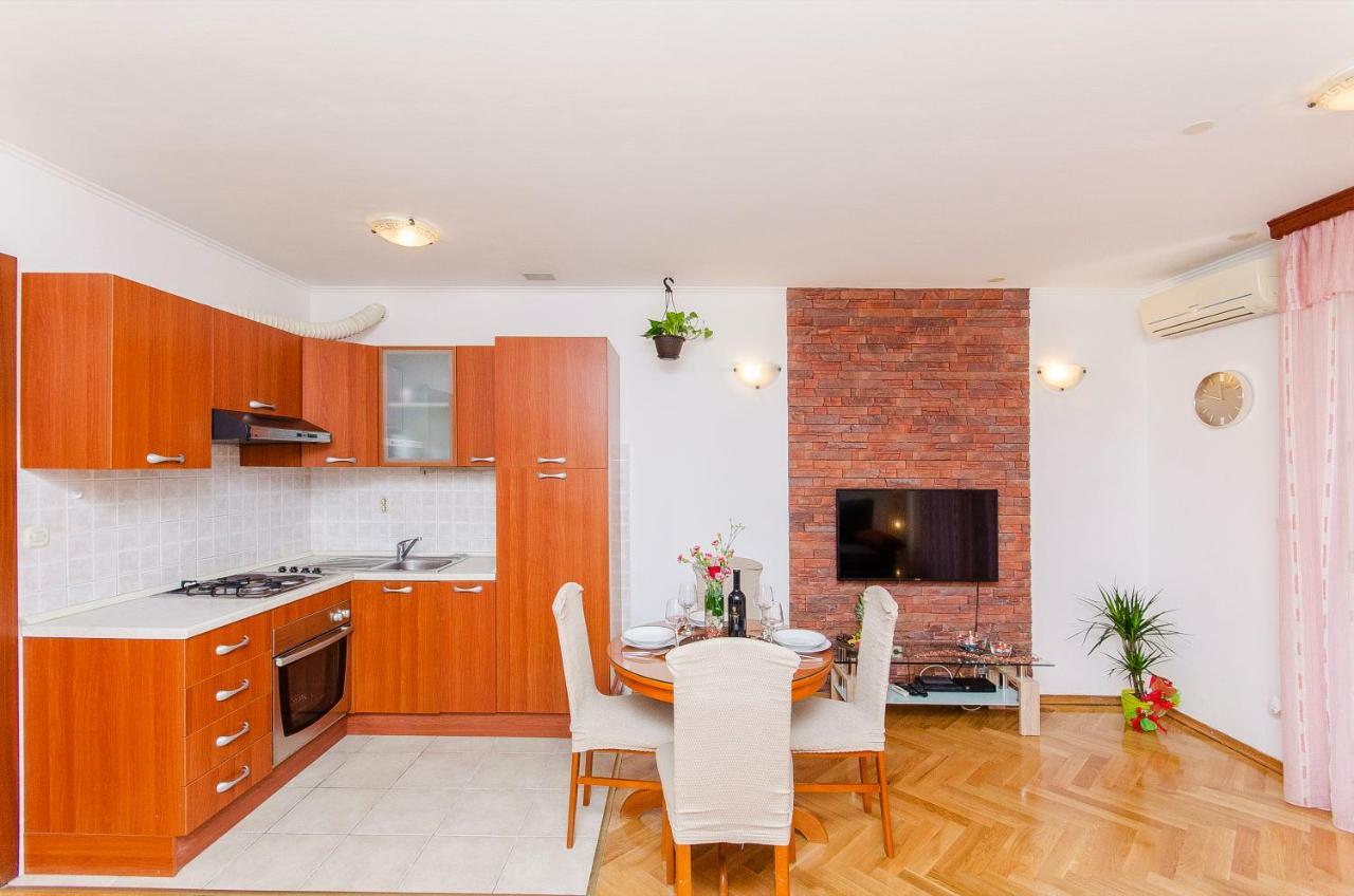 Apartment Lucija สปลิท ภายนอก รูปภาพ