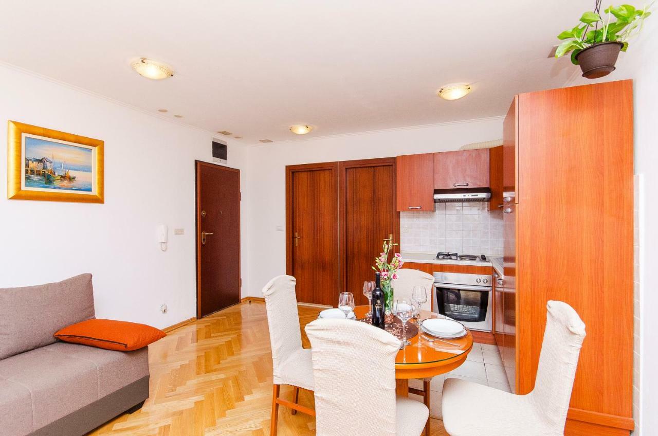 Apartment Lucija สปลิท ภายนอก รูปภาพ
