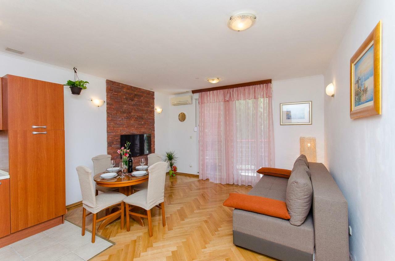 Apartment Lucija สปลิท ภายนอก รูปภาพ